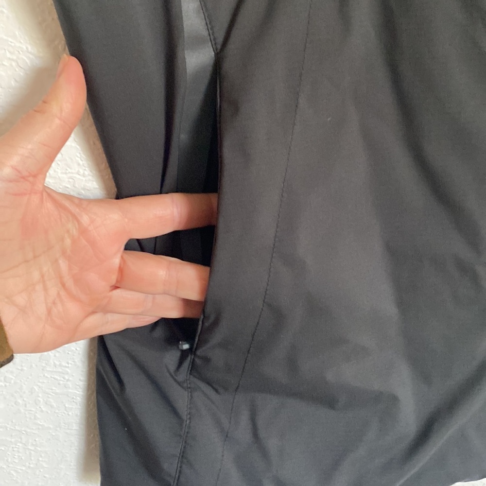 OR OUTDOOR RESEARCH Black Lightweight Puffer Vest SZ LARGE - Picture 3 of 5